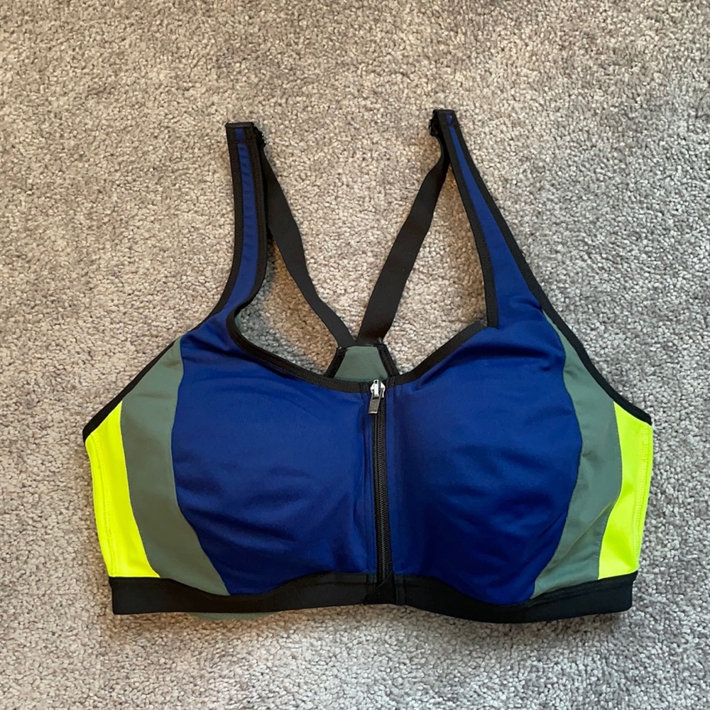 Victoria’s Secret underwire Sports Bra size 38D